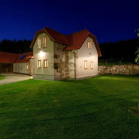 Villa In Varva Ov With Garden Retreat * Varvazov