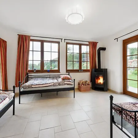 Prázdninový dům In With Garden Retreat