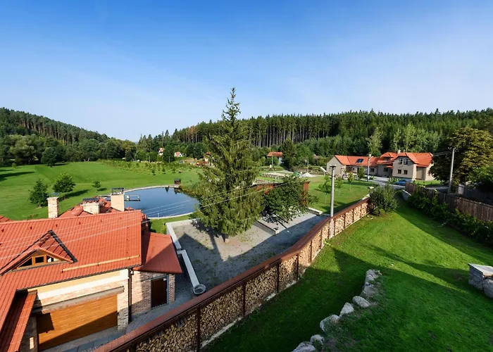In With Garden Retreat Holiday home